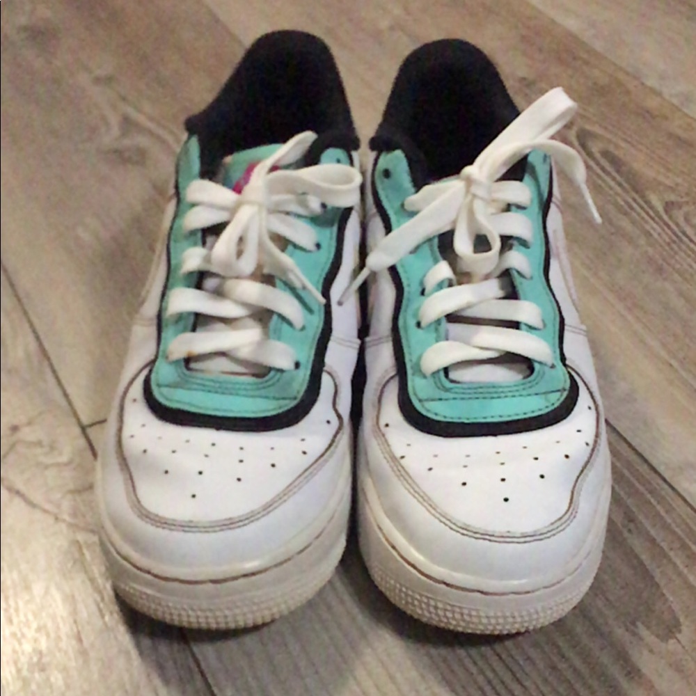 nike air force 1s - Picture 2 of 3